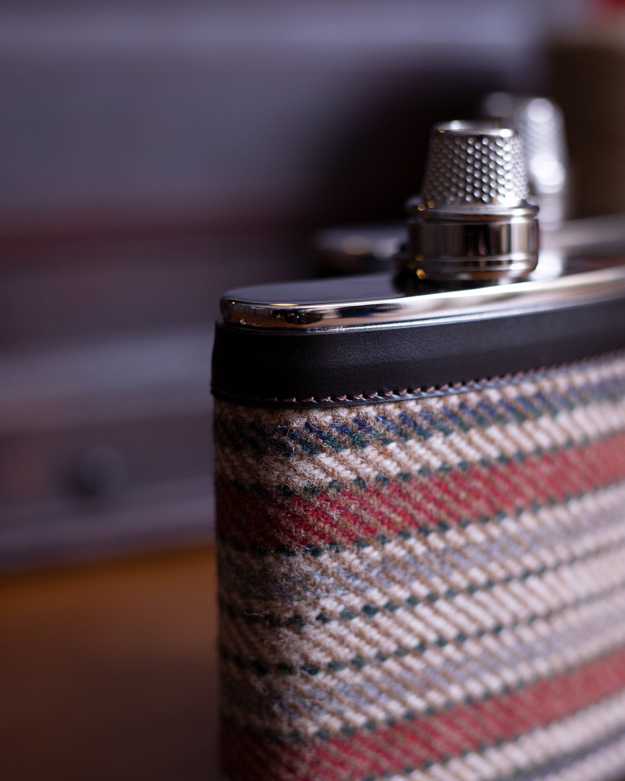 http://www.huntsmansavilerow.com/cdn/shop/collections/Hip-Flasks-header.jpg?v=1674045606