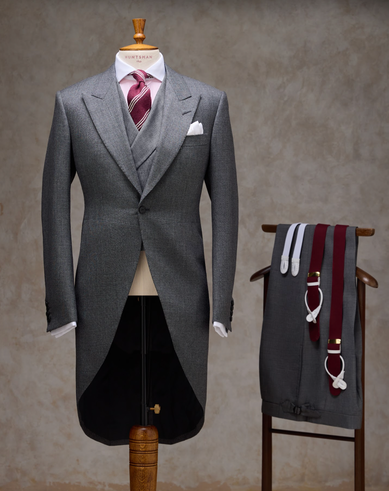 Morning coat with buff waistcoat, rust tie, and checked trousers from the  2016 Royal Ascot style guide. | Wedding morning suits, Morning coat, Morning  dress